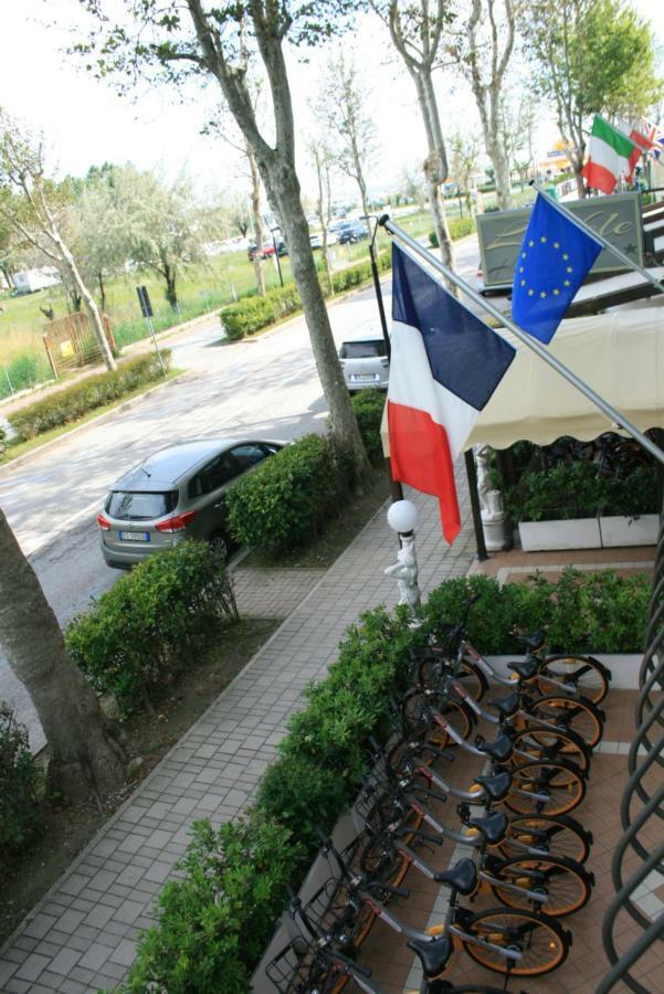 Hotel Le Vele Cesenatico Exterior photo